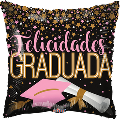 Graduada con Birrete y Diploma